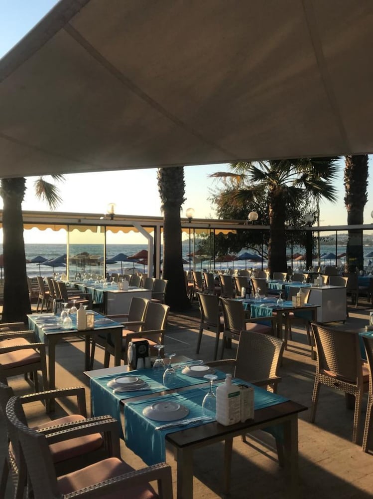 Batihan Beach Resort & Spa Ultra All Inclusive — Restaurant & bars in Kuşadası, Aydin