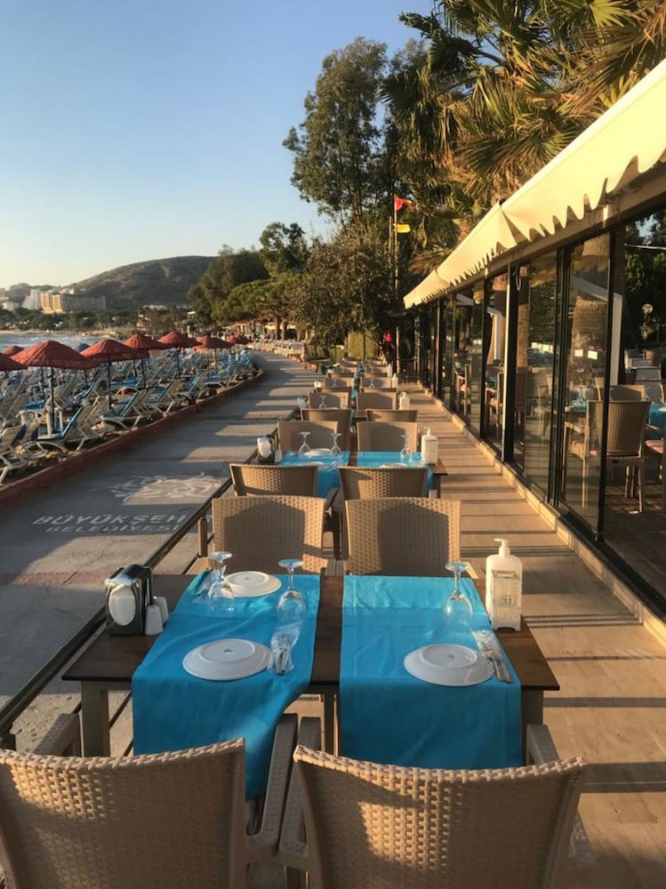 Batihan Beach Resort & Spa Ultra All Inclusive — Restaurant & bars in Kuşadası, Aydin