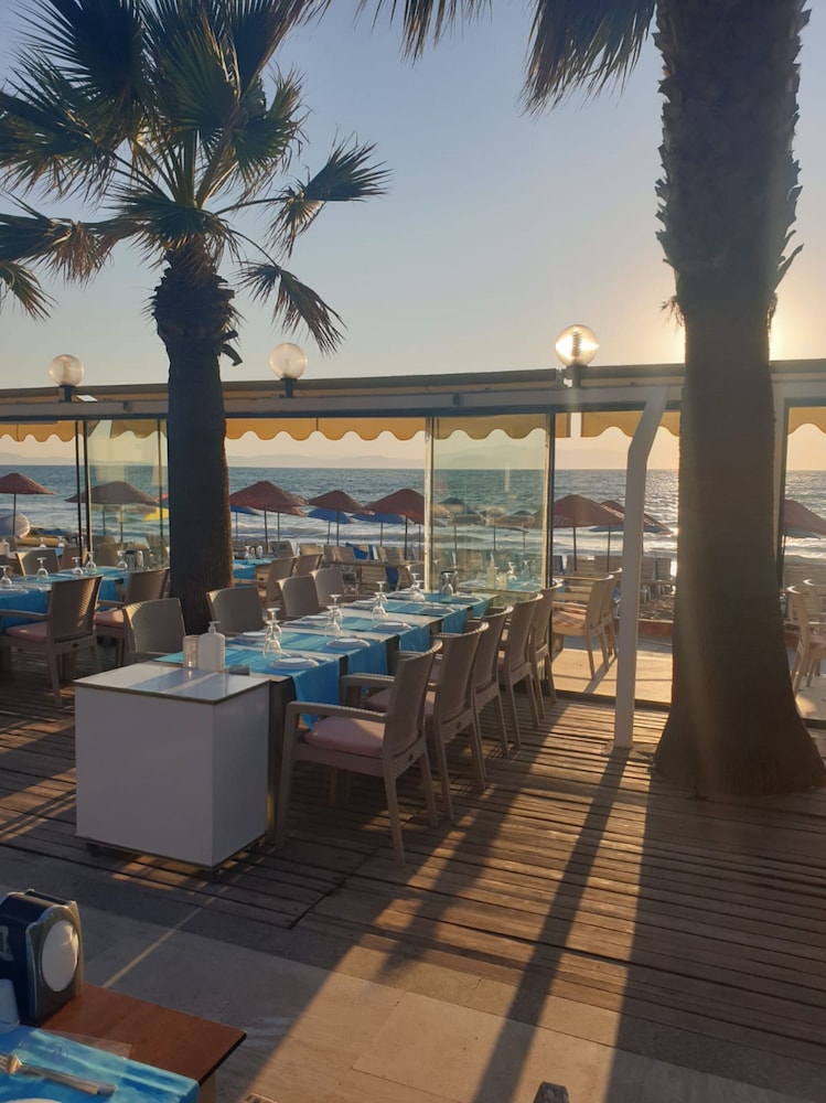 Batihan Beach Resort & Spa Ultra All Inclusive — Restaurant & bars in Kuşadası, Aydin