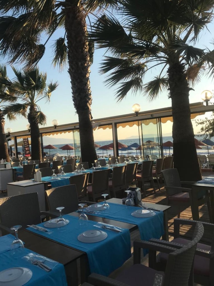 Batihan Beach Resort & Spa Ultra All Inclusive — Restaurant & bars in Kuşadası, Aydin