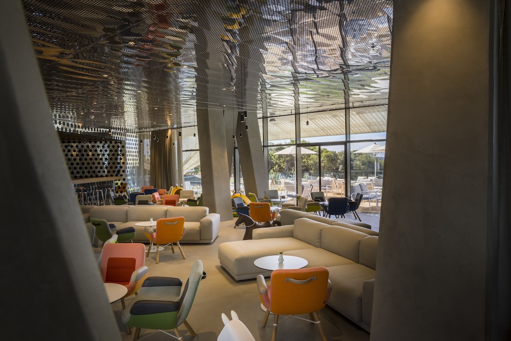 Maistra Select Family Hotel Amarin — Restaurant & bars in Rovinj, Istria