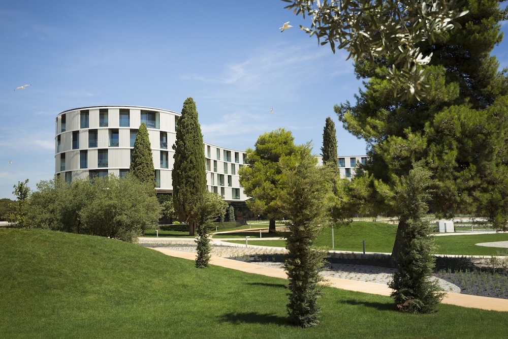 Maistra Select Family Hotel Amarin — Hotel building in Rovinj, Istria