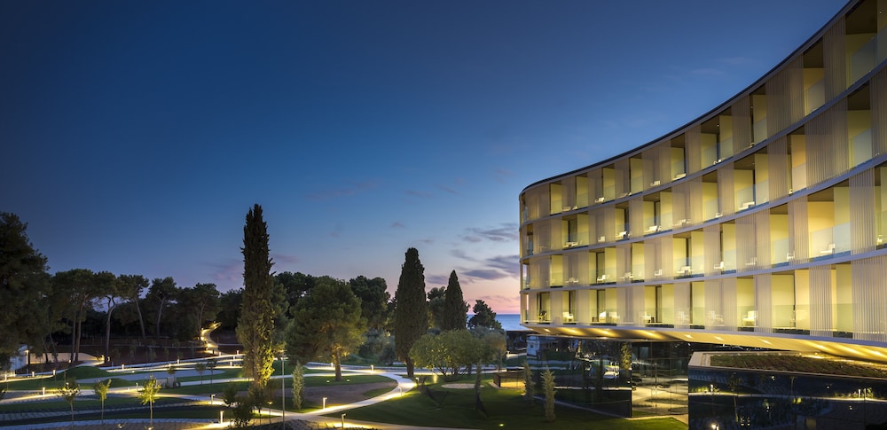 Maistra Select Family Hotel Amarin — Hotel building in Rovinj, Istria