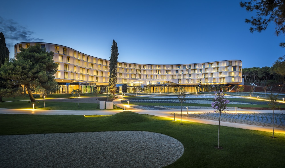 Maistra Select Family Hotel Amarin — Hotel building in Rovinj, Istria
