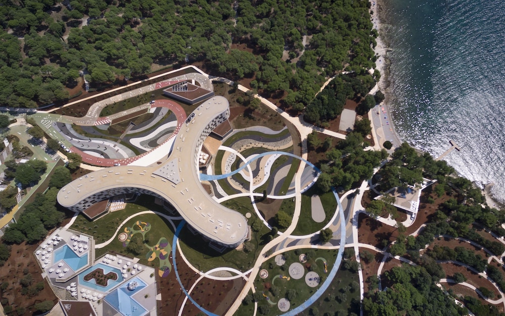 Maistra Select Family Hotel Amarin — Hotel building in Rovinj, Istria