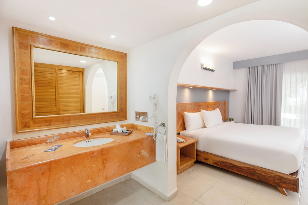 Beachscape Kin ha Villas & Suites — Hotel rooms in Cancun, Quintana Roo