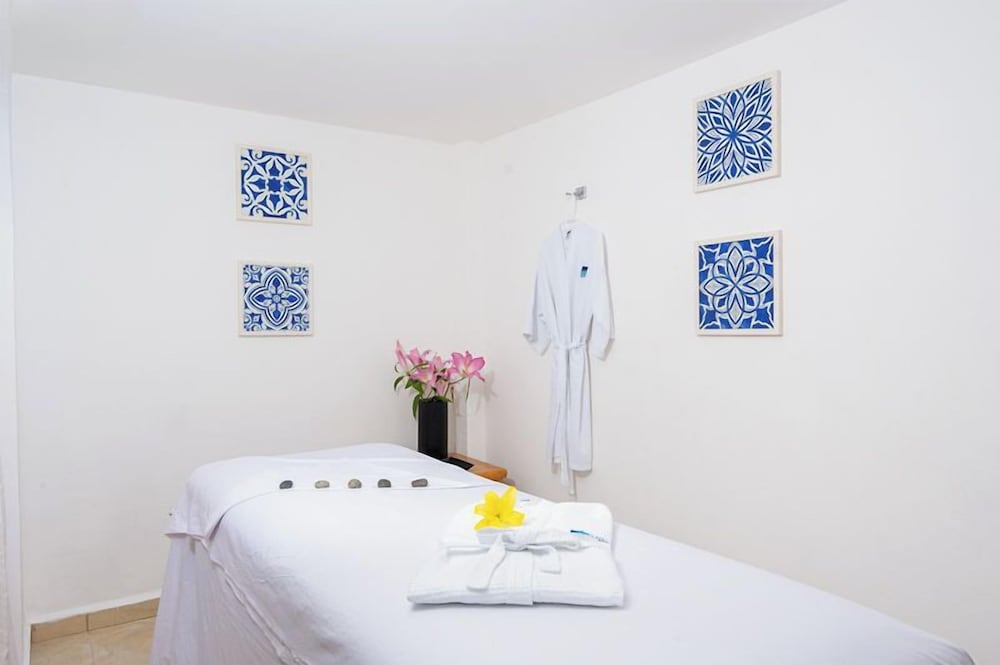 Beachscape Kin ha Villas & Suites — Hotel rooms in Cancun, Quintana Roo
