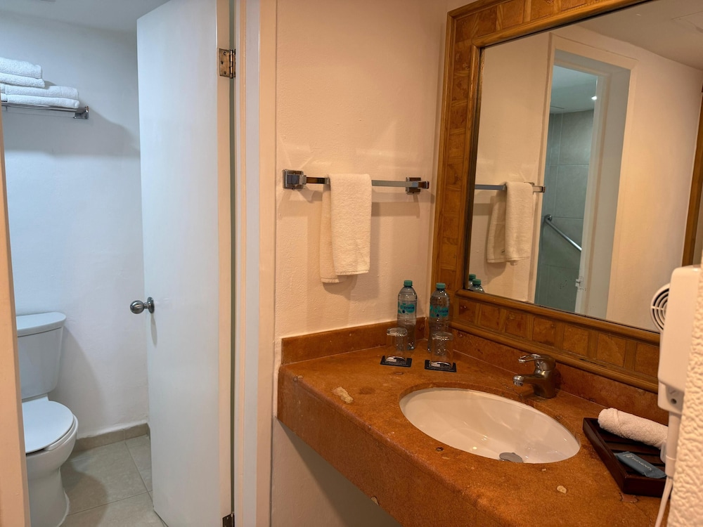 Beachscape Kin ha Villas & Suites — Hotel rooms in Cancun, Quintana Roo