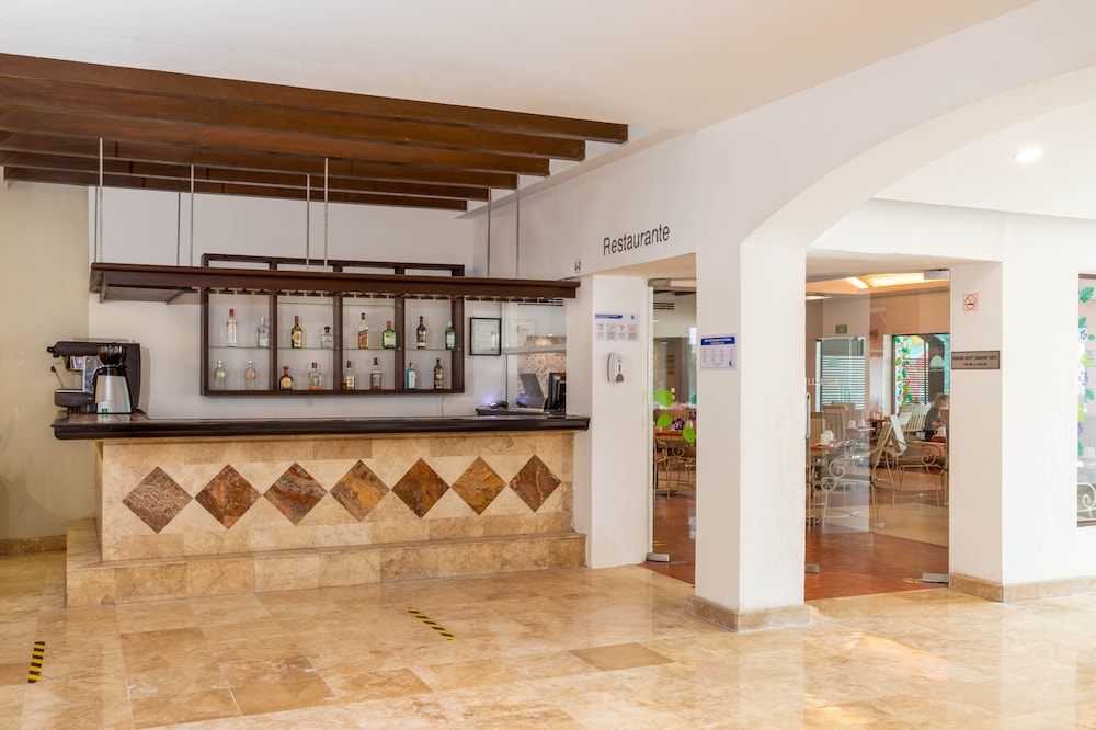 Beachscape Kin ha Villas & Suites — Restaurant & bars in Cancun, Quintana Roo
