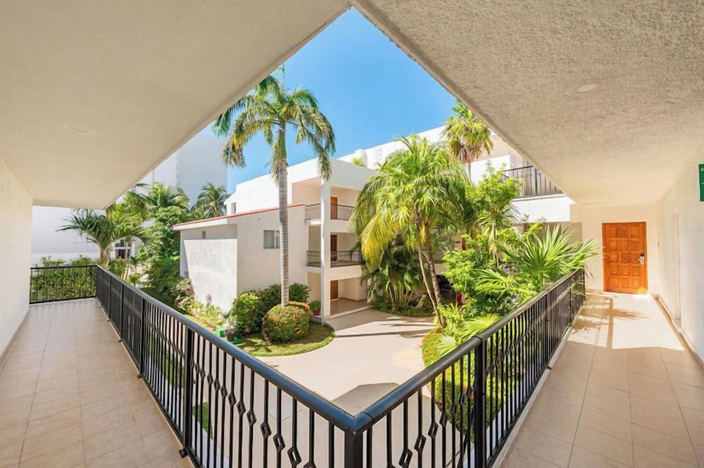 Beachscape Kin ha Villas & Suites — Hotel building in Cancun, Quintana Roo