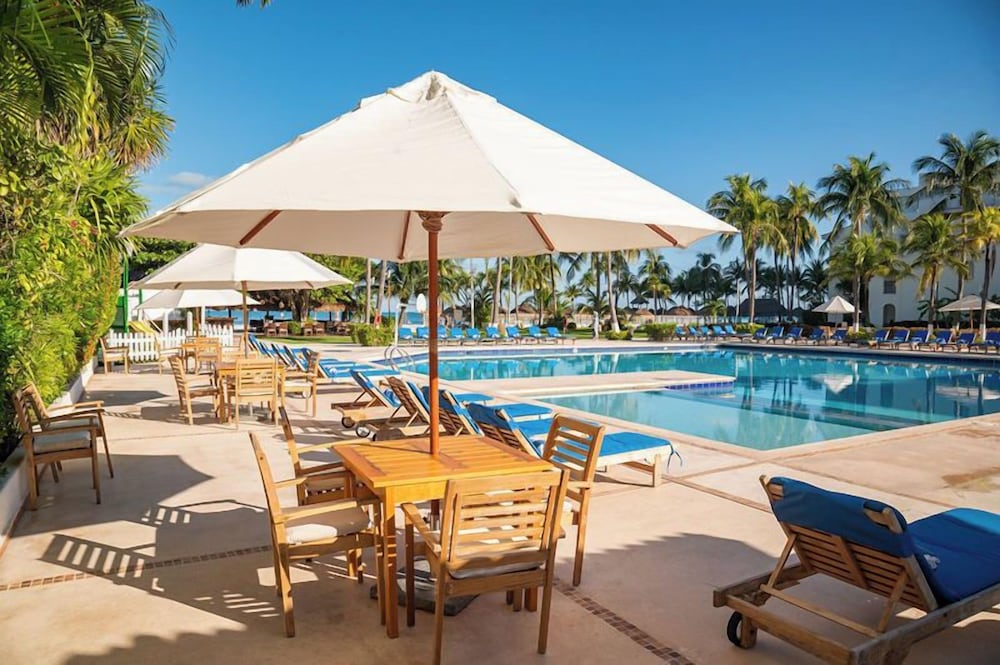 Beachscape Kin ha Villas & Suites — Swimming pool in Cancun, Quintana Roo