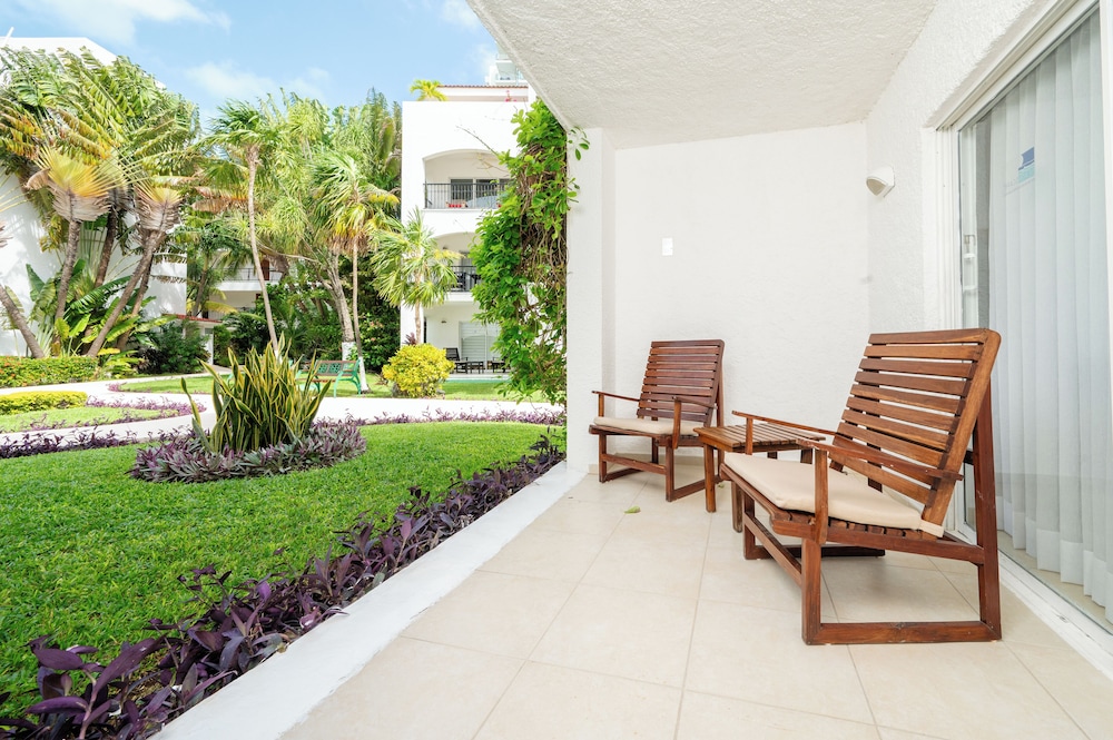 Beachscape Kin ha Villas & Suites — Hotel building in Cancun, Quintana Roo