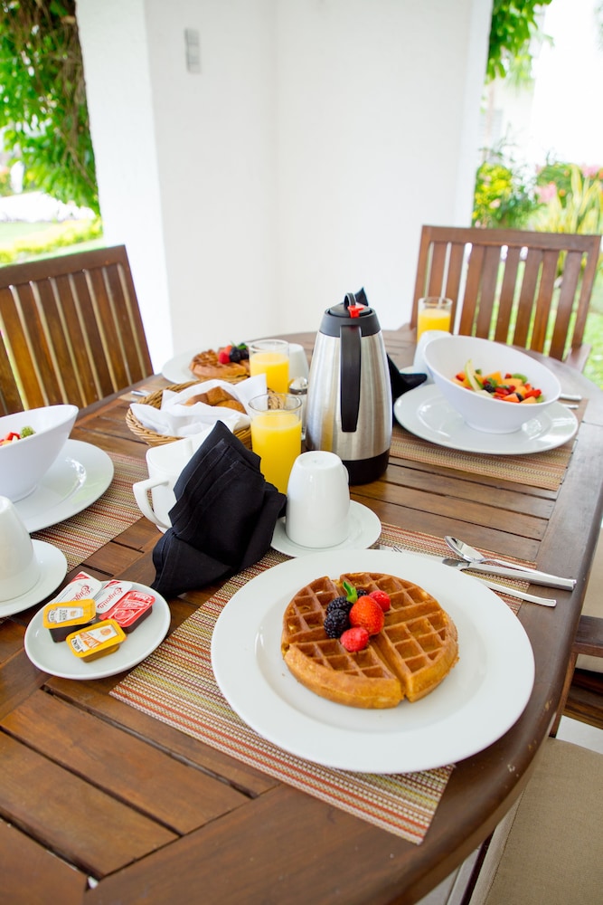 Beachscape Kin ha Villas & Suites — Restaurant & bars in Cancun, Quintana Roo