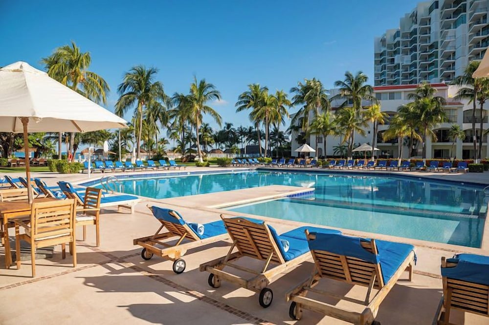 Beachscape Kin ha Villas & Suites — Swimming pool in Cancun, Quintana Roo