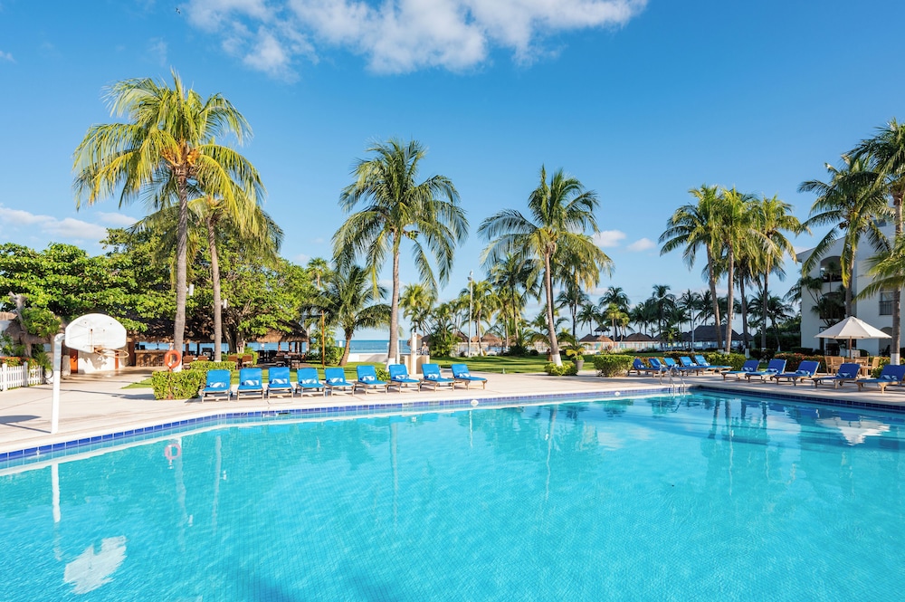 Beachscape Kin ha Villas & Suites — Swimming pool in Cancun, Quintana Roo