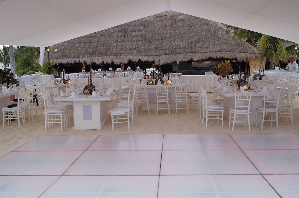 Beachscape Kin ha Villas & Suites — Restaurant & bars in Cancun, Quintana Roo