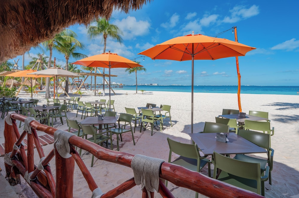 Beachscape Kin ha Villas & Suites — Restaurant & bars in Cancun, Quintana Roo