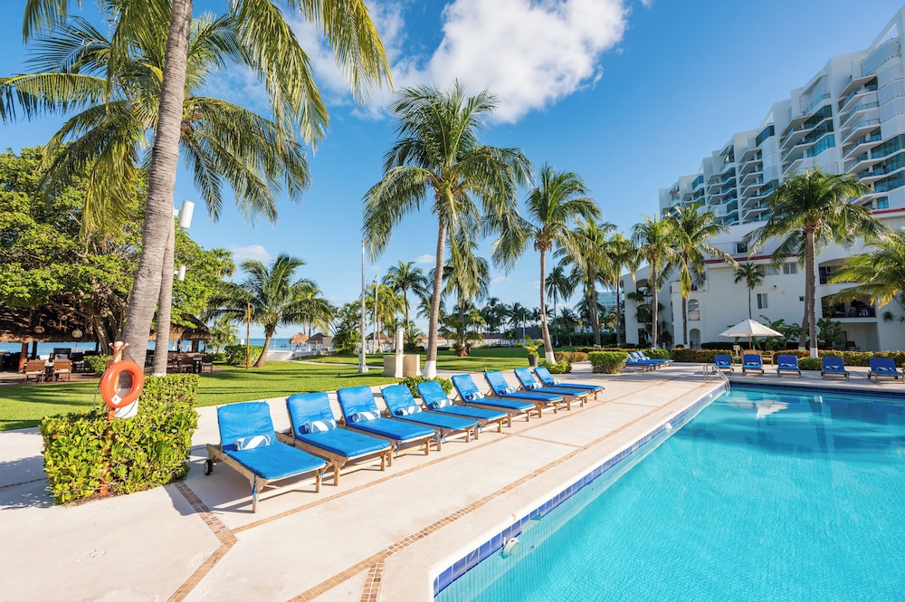 Beachscape Kin ha Villas & Suites — Swimming pool in Cancun, Quintana Roo
