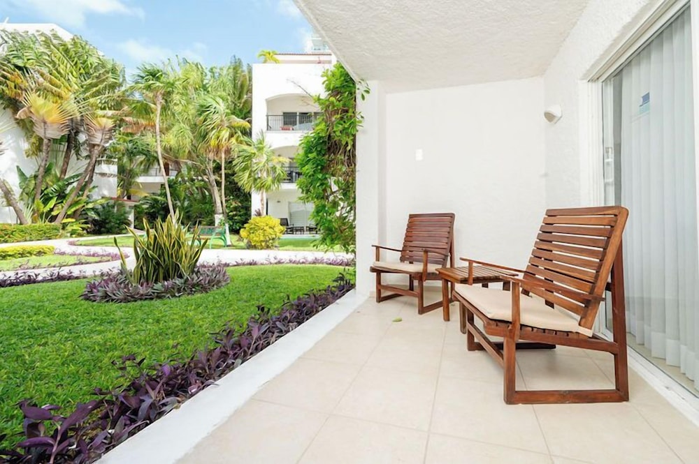 Beachscape Kin ha Villas & Suites — Hotel building in Cancun, Quintana Roo