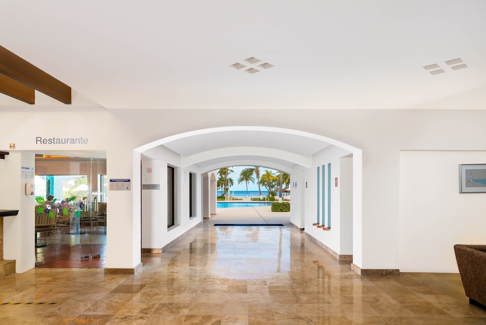 Beachscape Kin ha Villas & Suites — Hotel building in Cancun, Quintana Roo