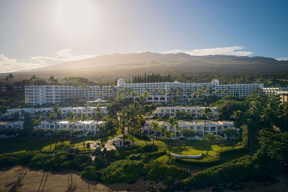 Fairmont Kea Lani Maui — Hotel building in Kula, Hawaii