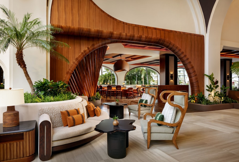 Fairmont Kea Lani Maui — Restaurant & bars in Kula, Hawaii