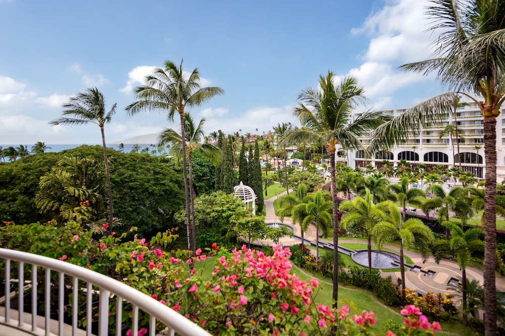 Fairmont Kea Lani Maui — Hotel building in Kula, Hawaii