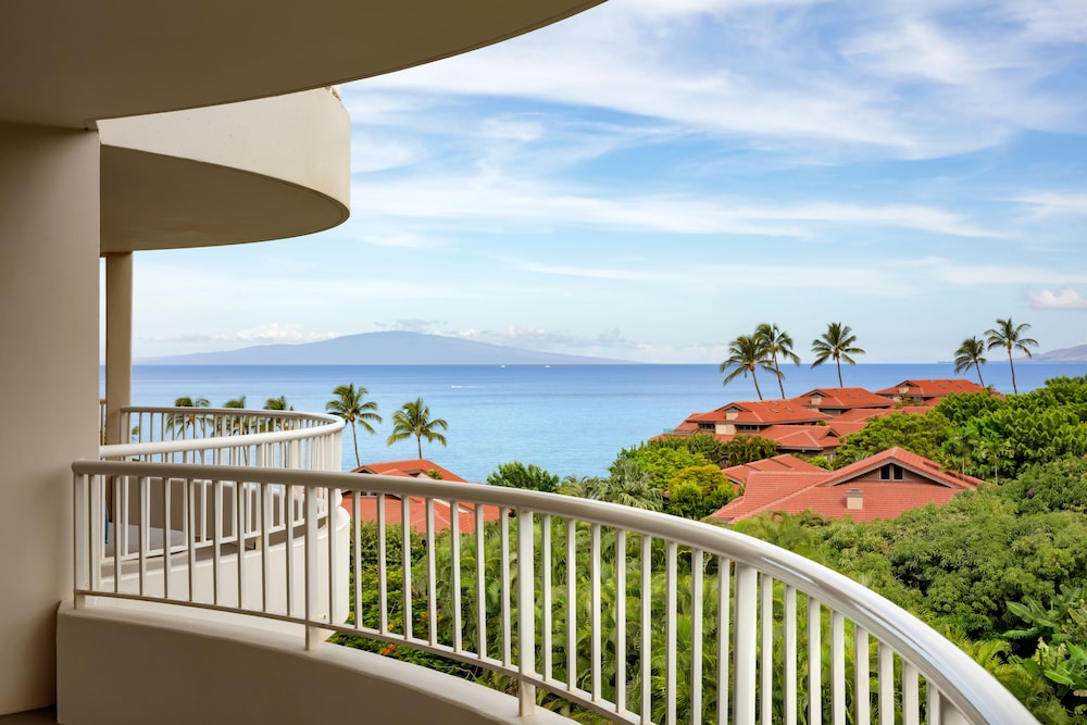 Fairmont Kea Lani Maui — Hotel building in Kula, Hawaii