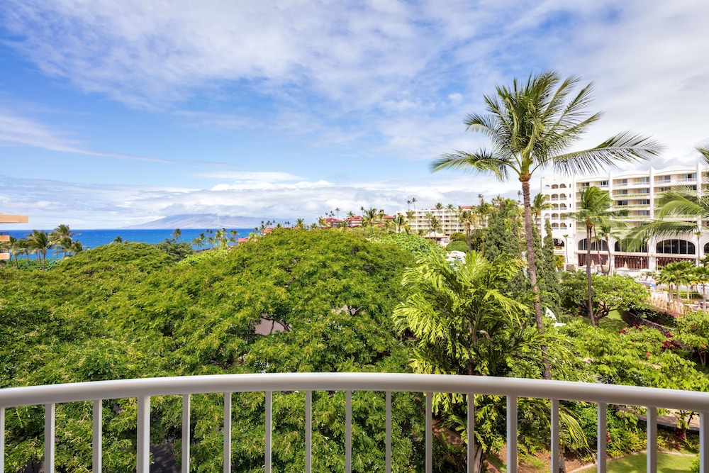 Fairmont Kea Lani Maui — Attractions in the area in Kula, Hawaii