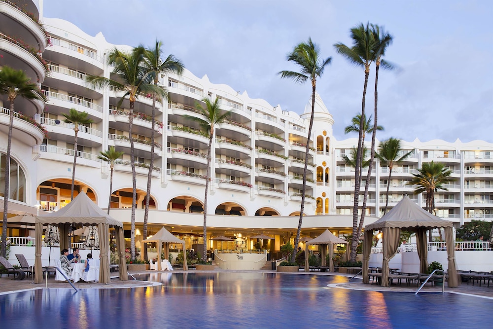 Fairmont Kea Lani Maui — Hotel building in Kula, Hawaii