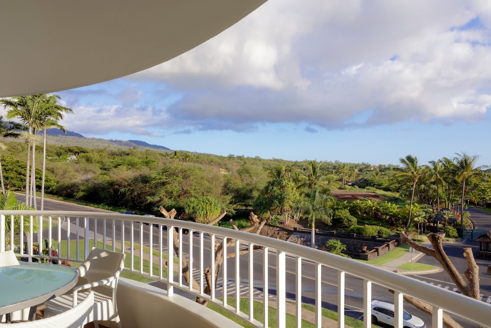 Fairmont Kea Lani Maui — Attractions in the area in Kula, Hawaii