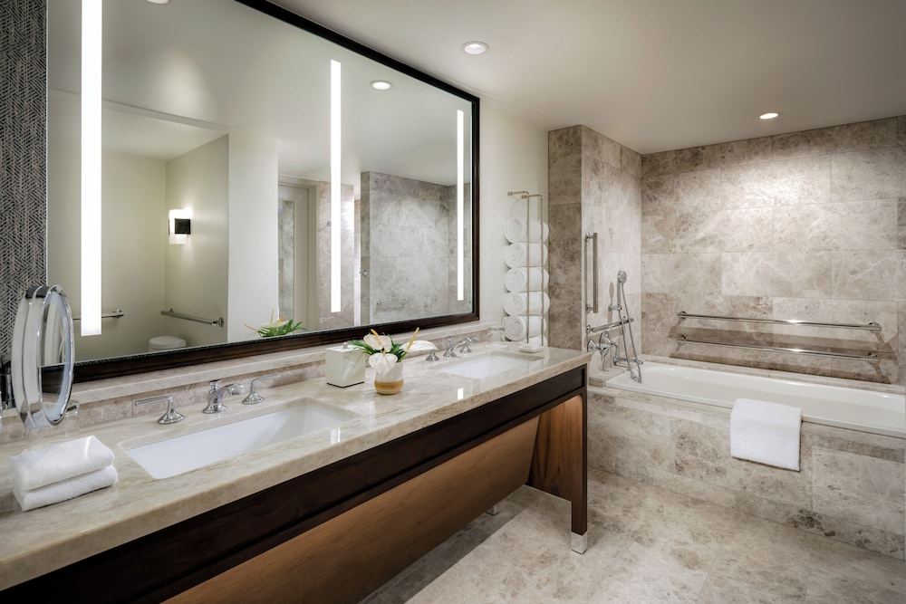 Fairmont Kea Lani Maui — Hotel rooms in Kula, Hawaii