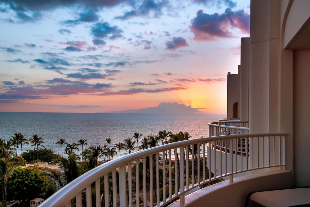 Fairmont Kea Lani Maui — Hotel building in Kula, Hawaii