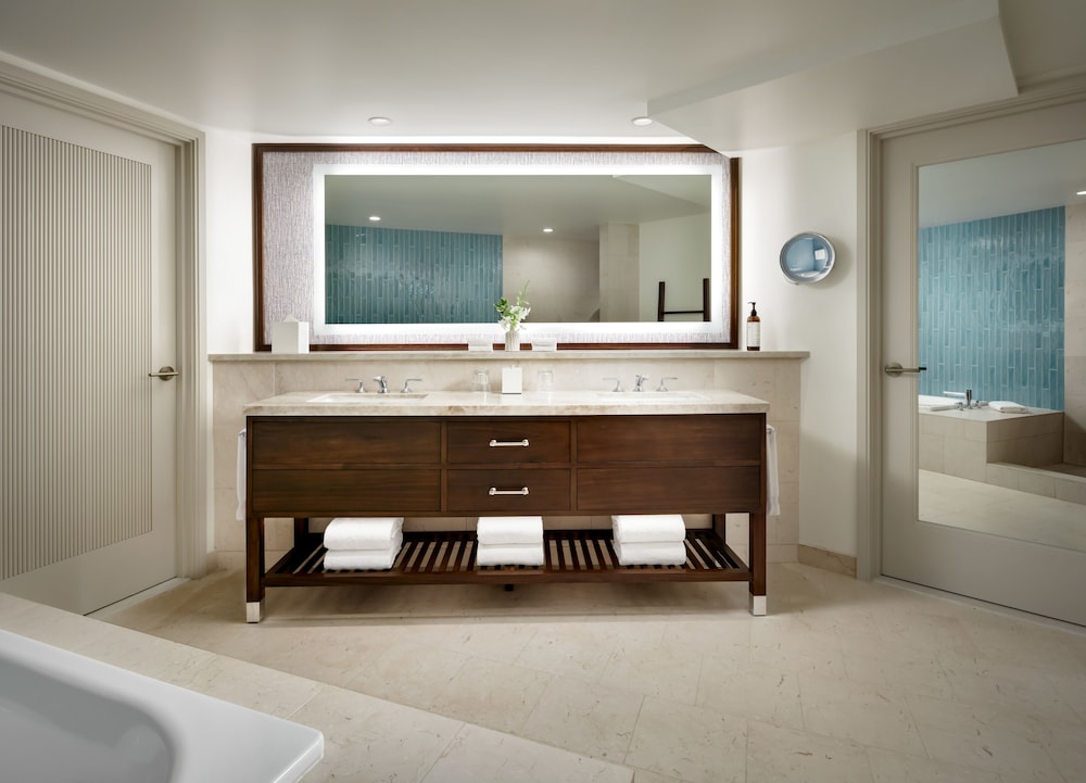 Fairmont Kea Lani Maui — Hotel rooms in Kula, Hawaii
