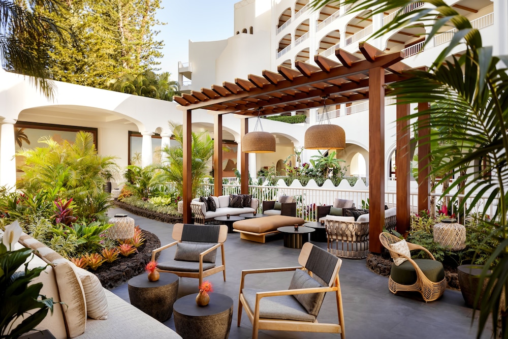 Fairmont Kea Lani Maui — Hotel building in Kula, Hawaii