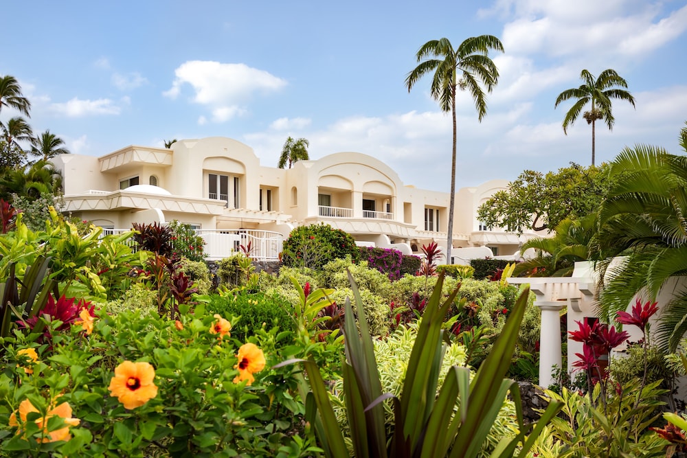 Fairmont Kea Lani Maui — Hotel building in Kula, Hawaii