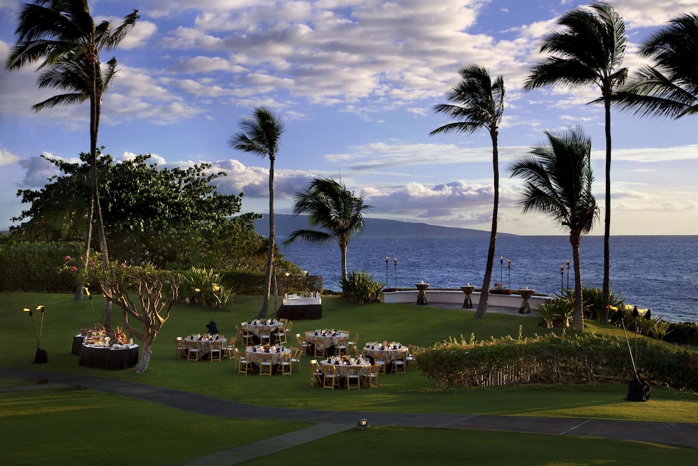 Fairmont Kea Lani Maui — Restaurant & bars in Kula, Hawaii