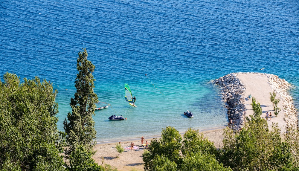 Hotel Plaza Duce — Beach in Duće, Split-Dalmatia