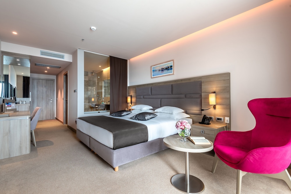 Hotel Plaza Duce — Hotel rooms in Duće, Split-Dalmatia