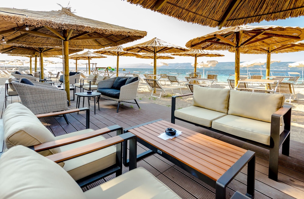 Hotel Plaza Duce — Beach in Duće, Split-Dalmatia