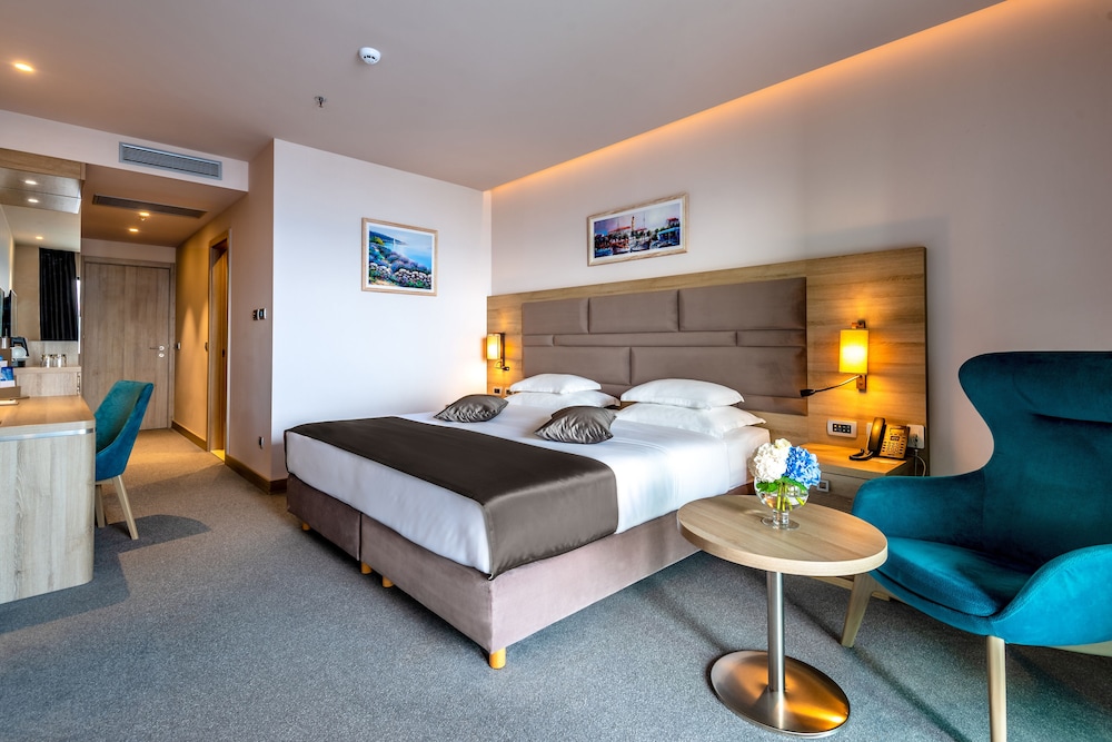 Hotel Plaza Duce — Hotel rooms in Duće, Split-Dalmatia