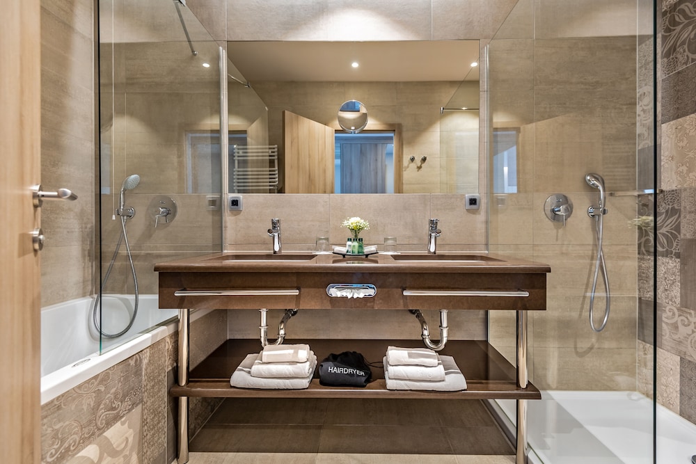 Hotel Plaza Duce — Hotel rooms in Duće, Split-Dalmatia