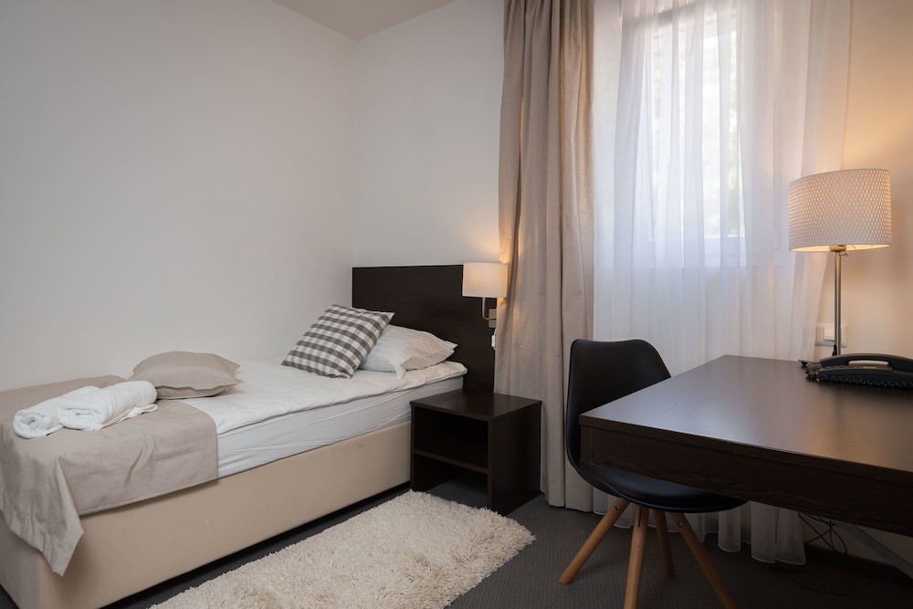 Hotel Villa Arausana & Antonina — Hotel rooms in Vodice, Šibenik-Knin