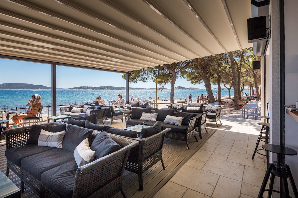 Hotel Villa Arausana & Antonina — Restaurant & bars in Vodice, Šibenik-Knin