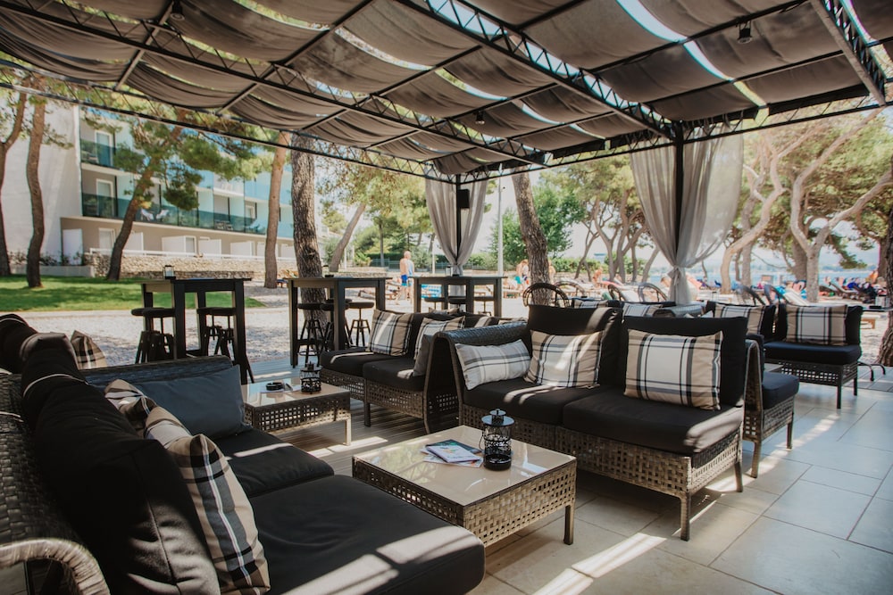 Hotel Villa Arausana & Antonina — Restaurant & bars in Vodice, Šibenik-Knin