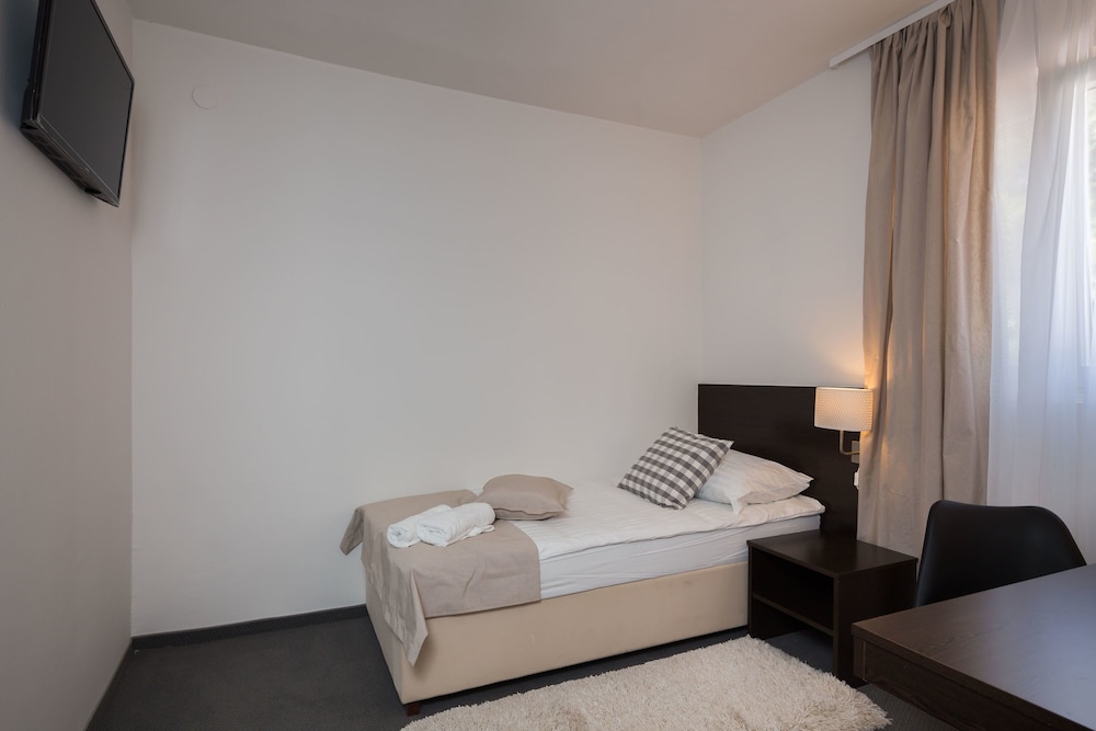 Hotel Villa Arausana & Antonina — Hotel rooms in Vodice, Šibenik-Knin
