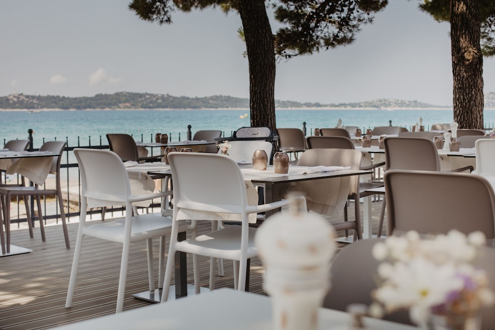 Hotel Villa Arausana & Antonina — Restaurant & bars in Vodice, Šibenik-Knin