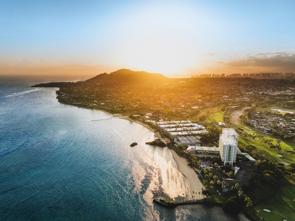 The Kahala Hotel & Resort — Beach in Honolulu, Hawaii