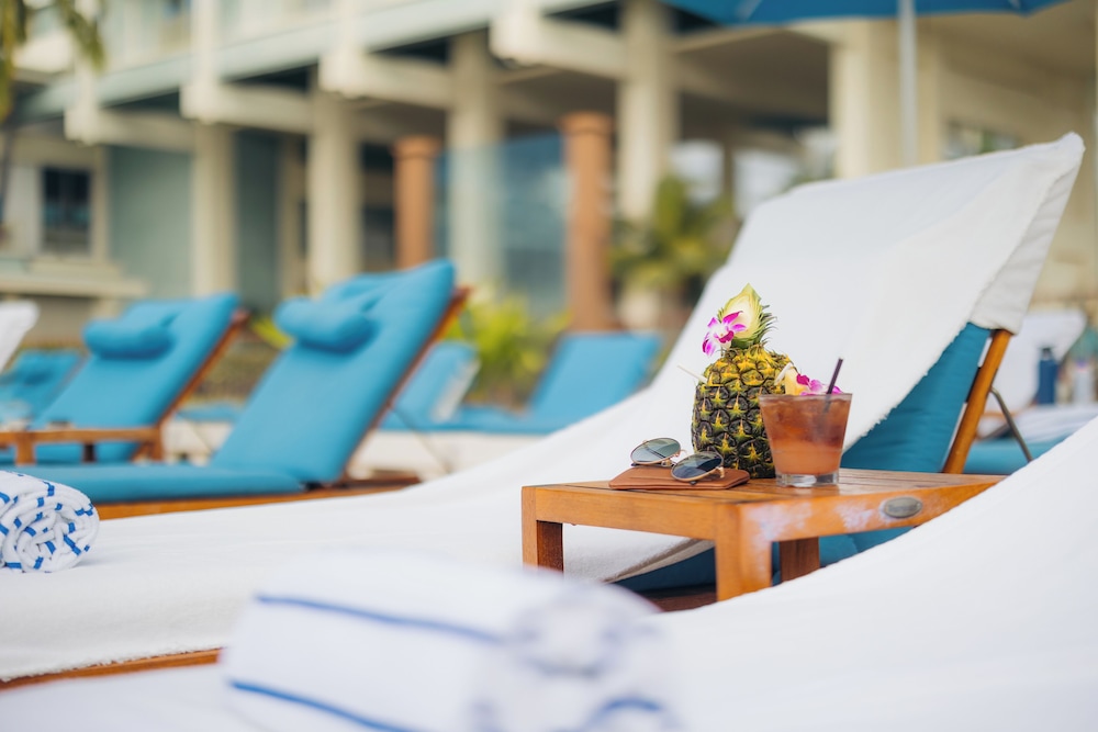 The Kahala Hotel & Resort — Swimming pool in Honolulu, Hawaii