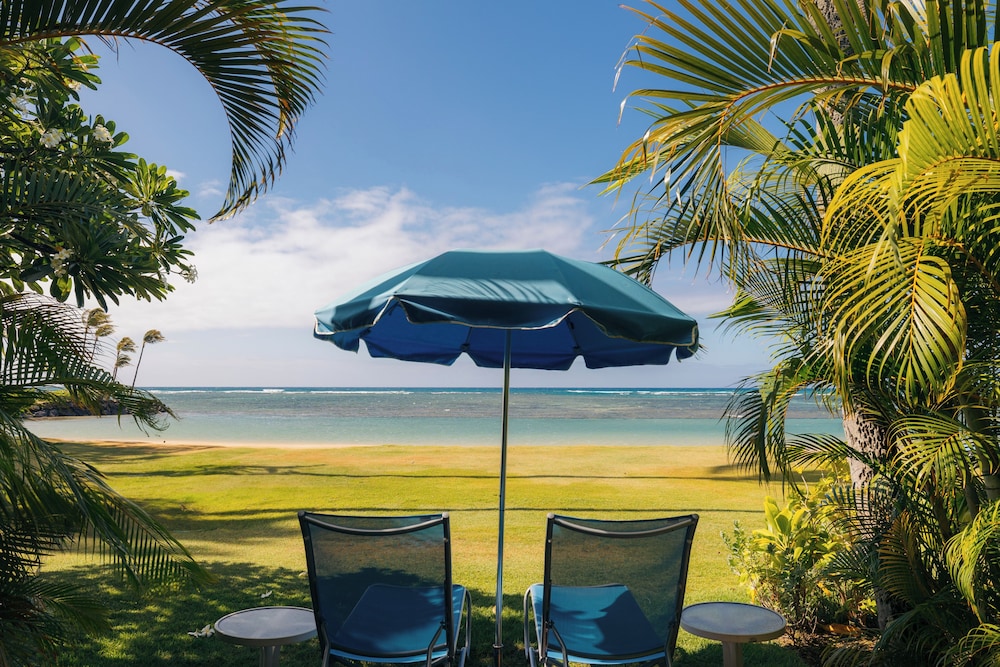 The Kahala Hotel & Resort — Beach in Honolulu, Hawaii